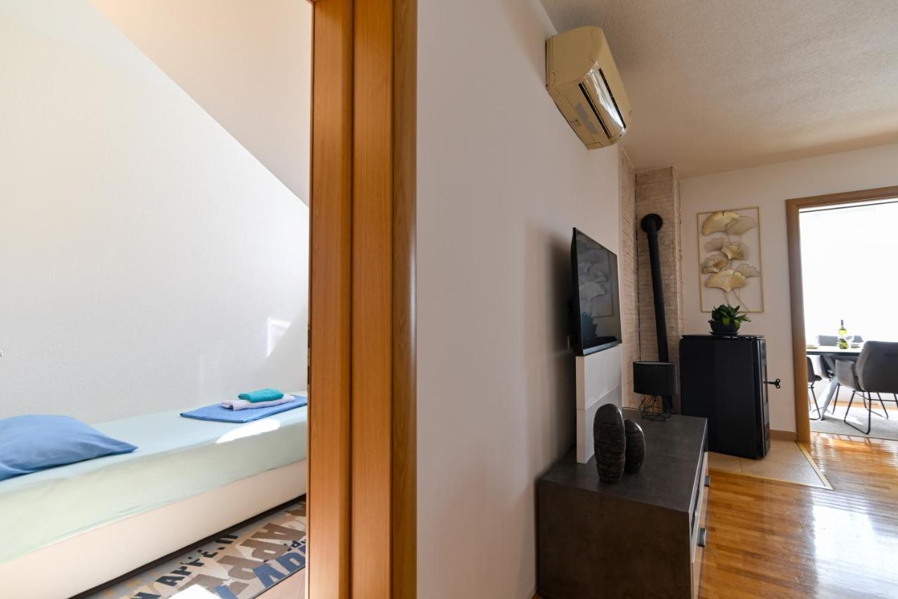 Apartmani Cesarica Trogir Ngoại thất bức ảnh