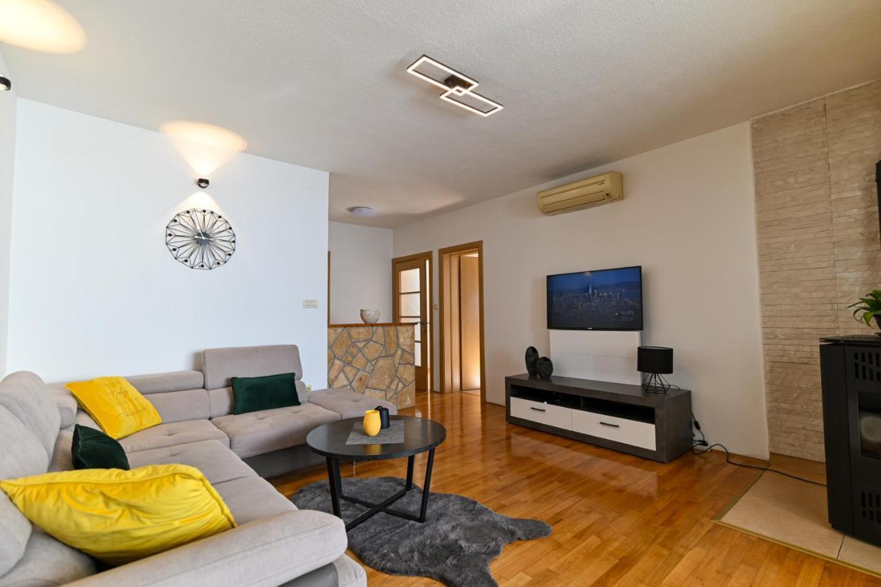 Apartmani Cesarica Trogir Ngoại thất bức ảnh