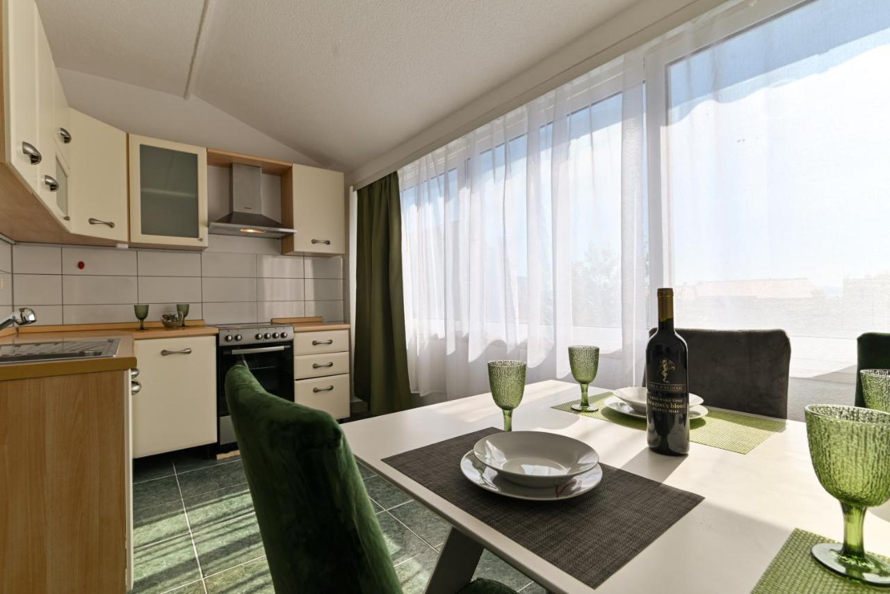 Apartmani Cesarica Trogir Ngoại thất bức ảnh